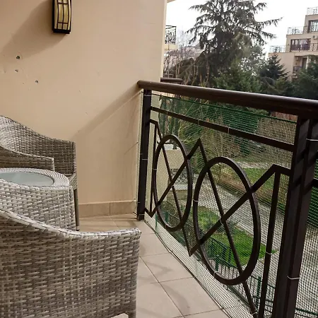 Cozy 2bd Flat With Balcony And Workspace * Golden Sands